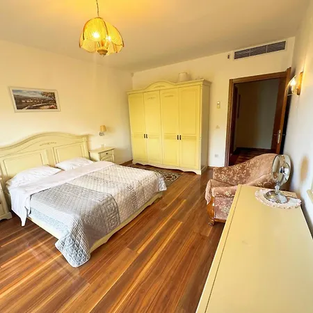 Apartmán Port Palace 2 *